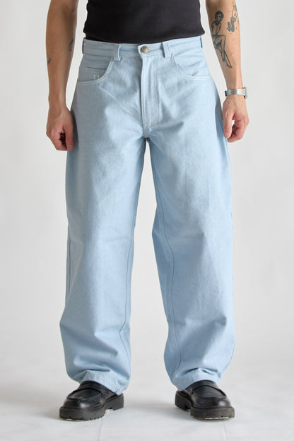 LIGHT BLUE BAGGY JEANS